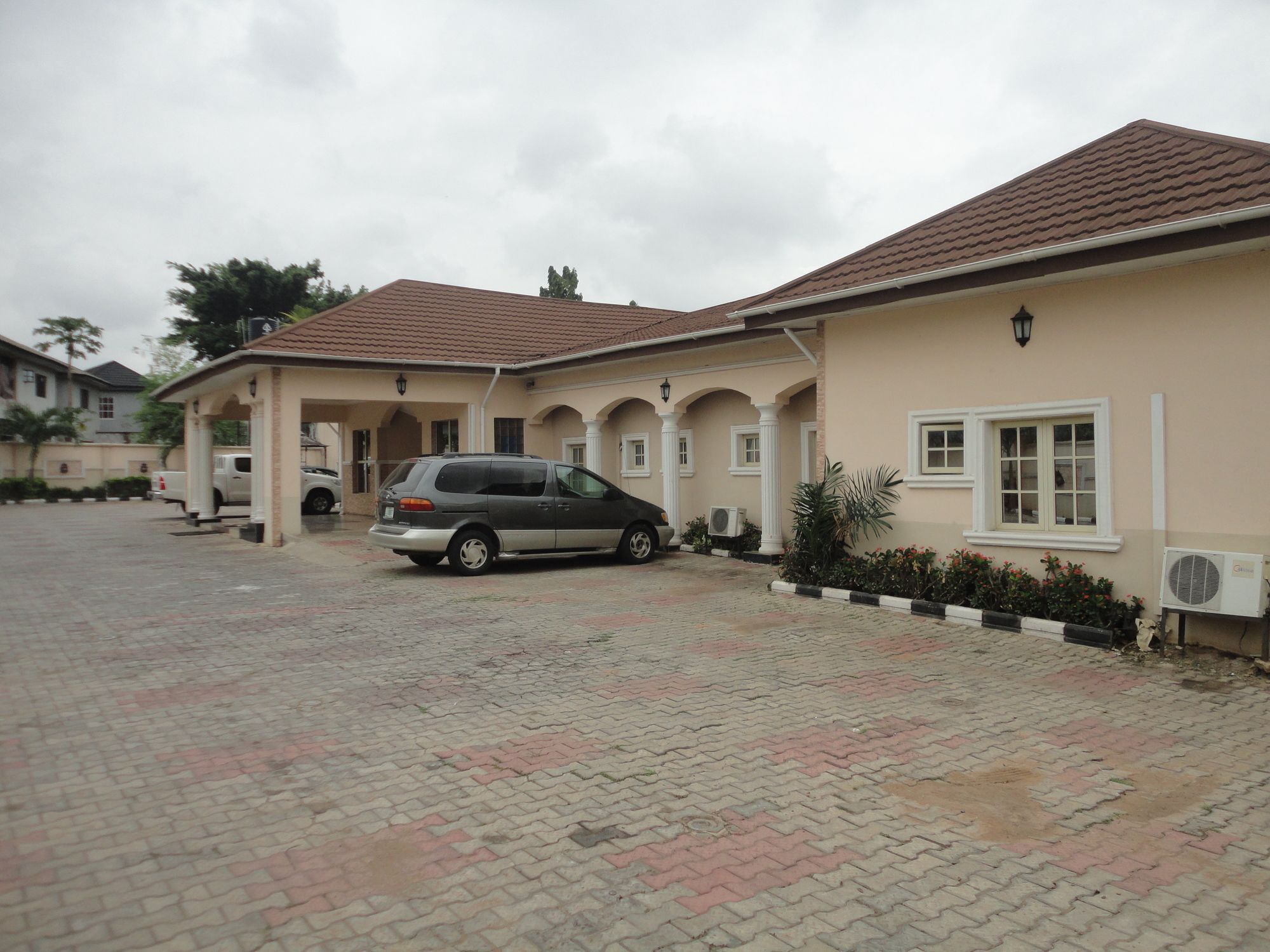 Sdm Tavern And Suites Ibadan Exterior foto
